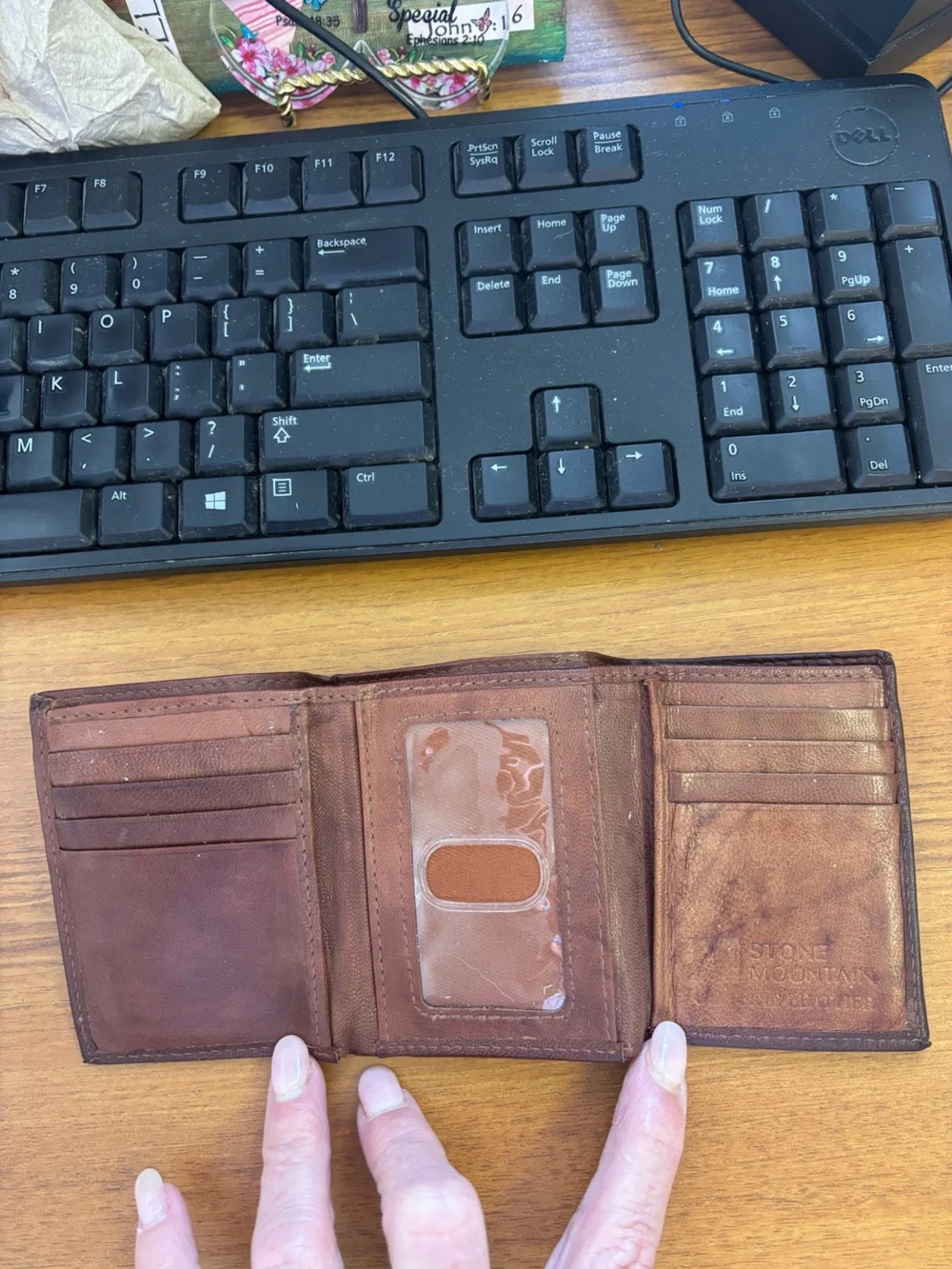 Stone Mountain Accessories Brown Leather Bifold Wallet